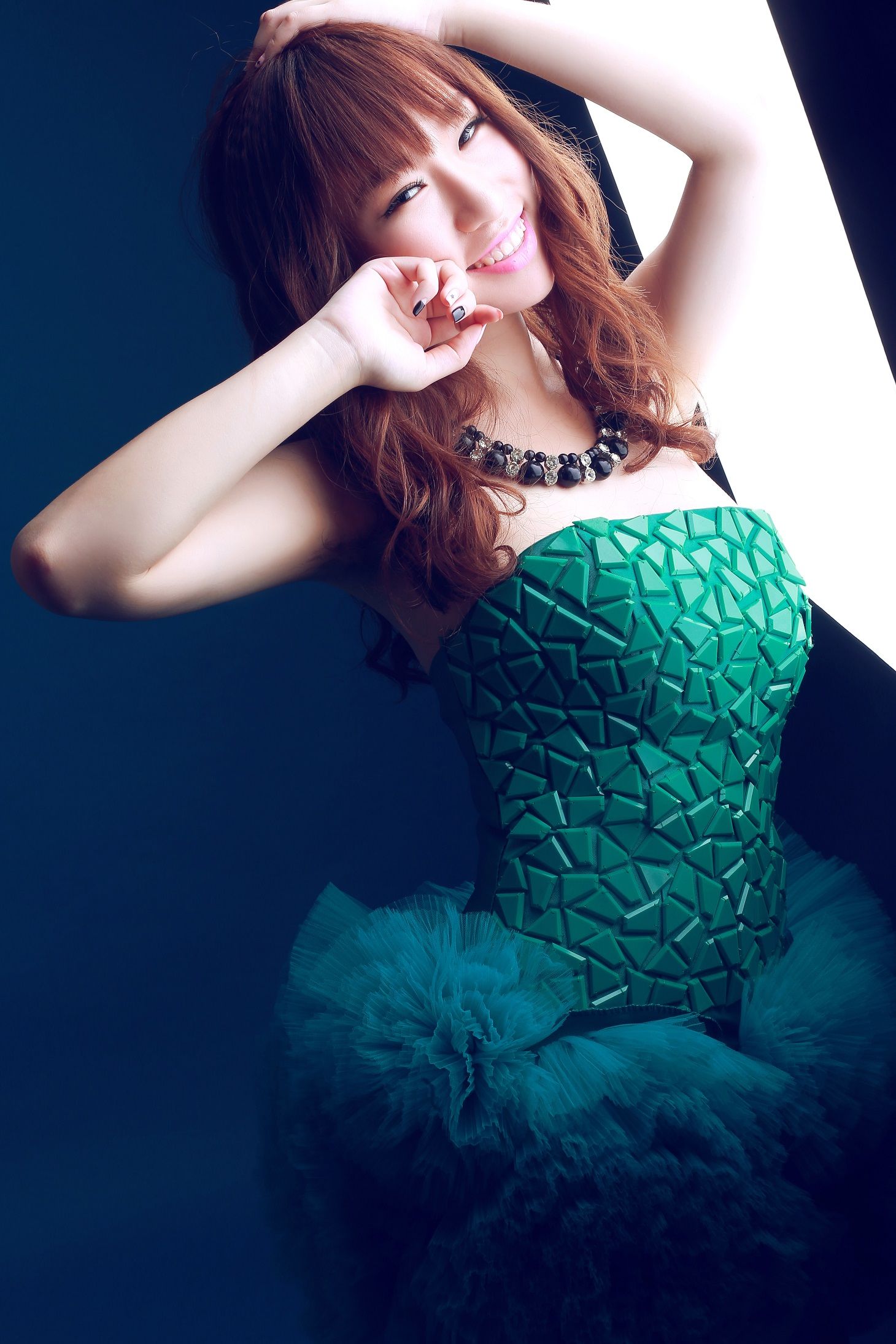 小小凌,个人动态 - 小小凌,直播间 - 美女视频聊天交友-六间房秀场