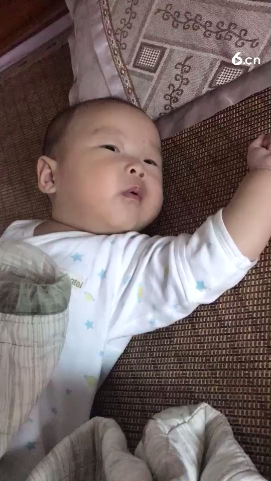 早起的小宝宝