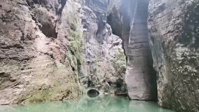 鹤峰县屏山大峡谷风景幽美漂亮的