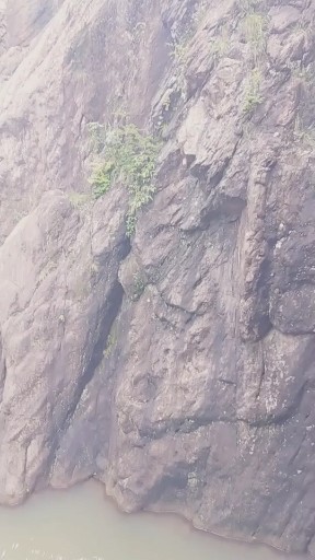 舞龙峡的瀑布
