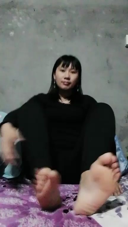 895407