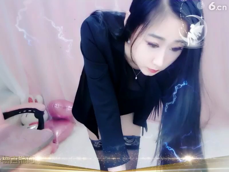 女