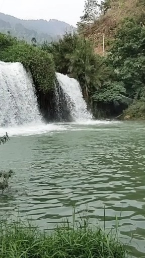 边境小瀑布