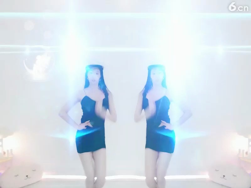讪