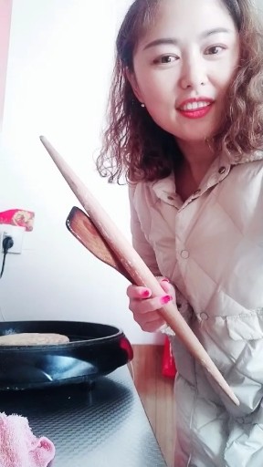 热爱美食的琳琳