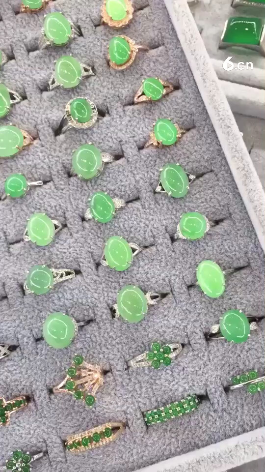 缅甸翡翠S925银镶戒指