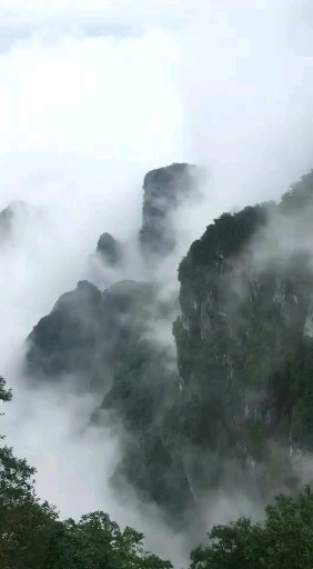 张家界天门山云海