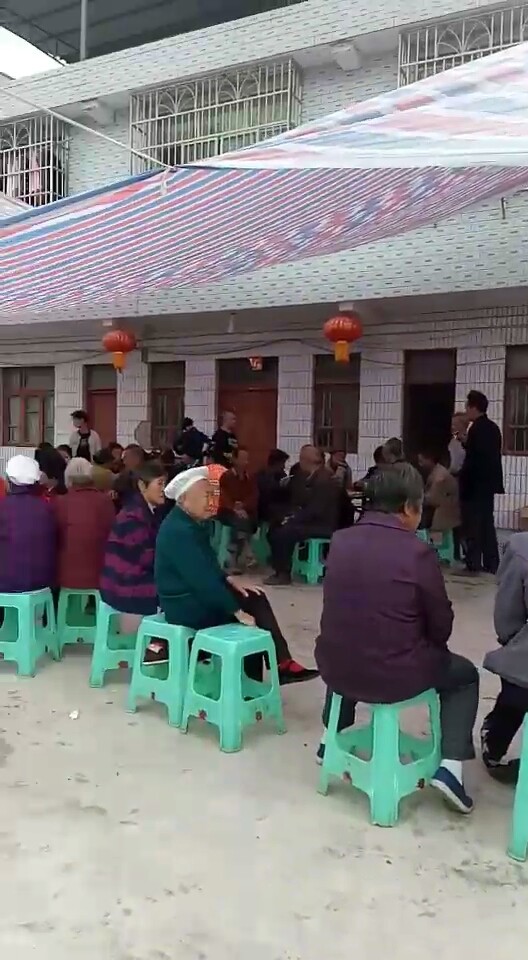 典型的农家做酒