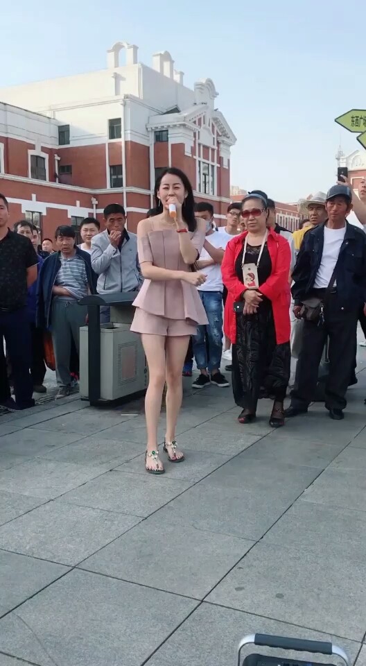 尴尬了来一起唱