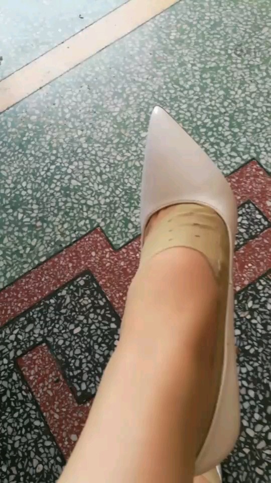 不舒服，有没有人讲个笑话给我听