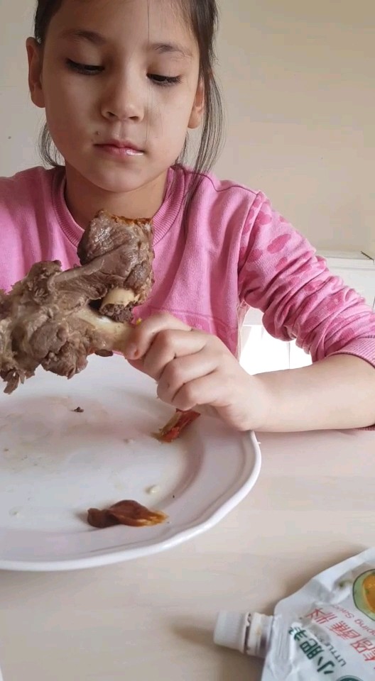 中英小美妞最爱吃肉