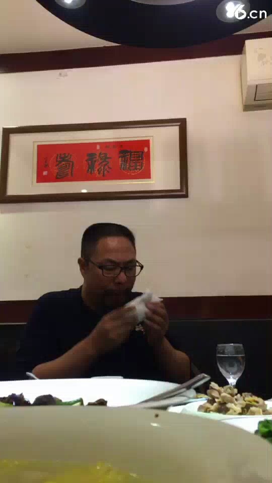 哈哈，大胡子师傅敬你杯酒✌