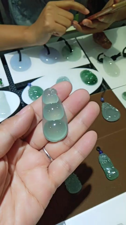 漂亮的福豆