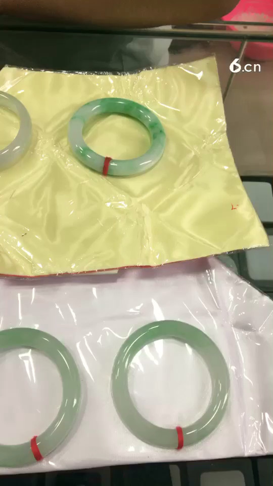 缅甸翡翠Ａ货手镯......