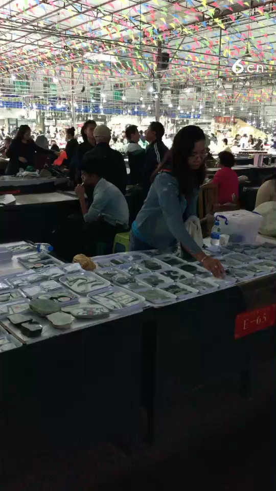 云南瑞丽市姐告珠宝交易城