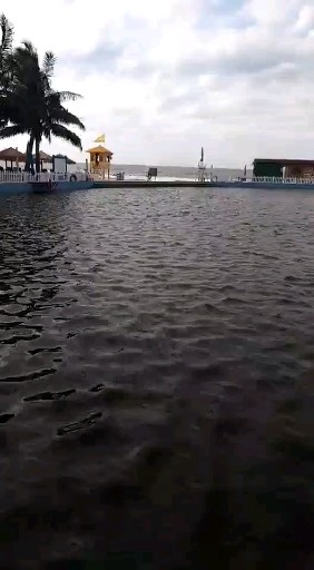 这海水丝丝缕缕的清凉！