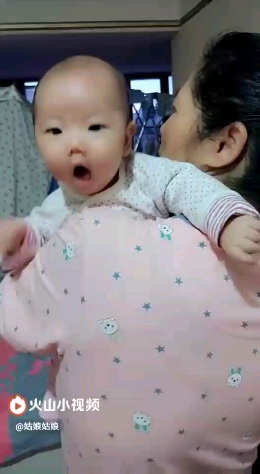 眉间一点红，天生哦