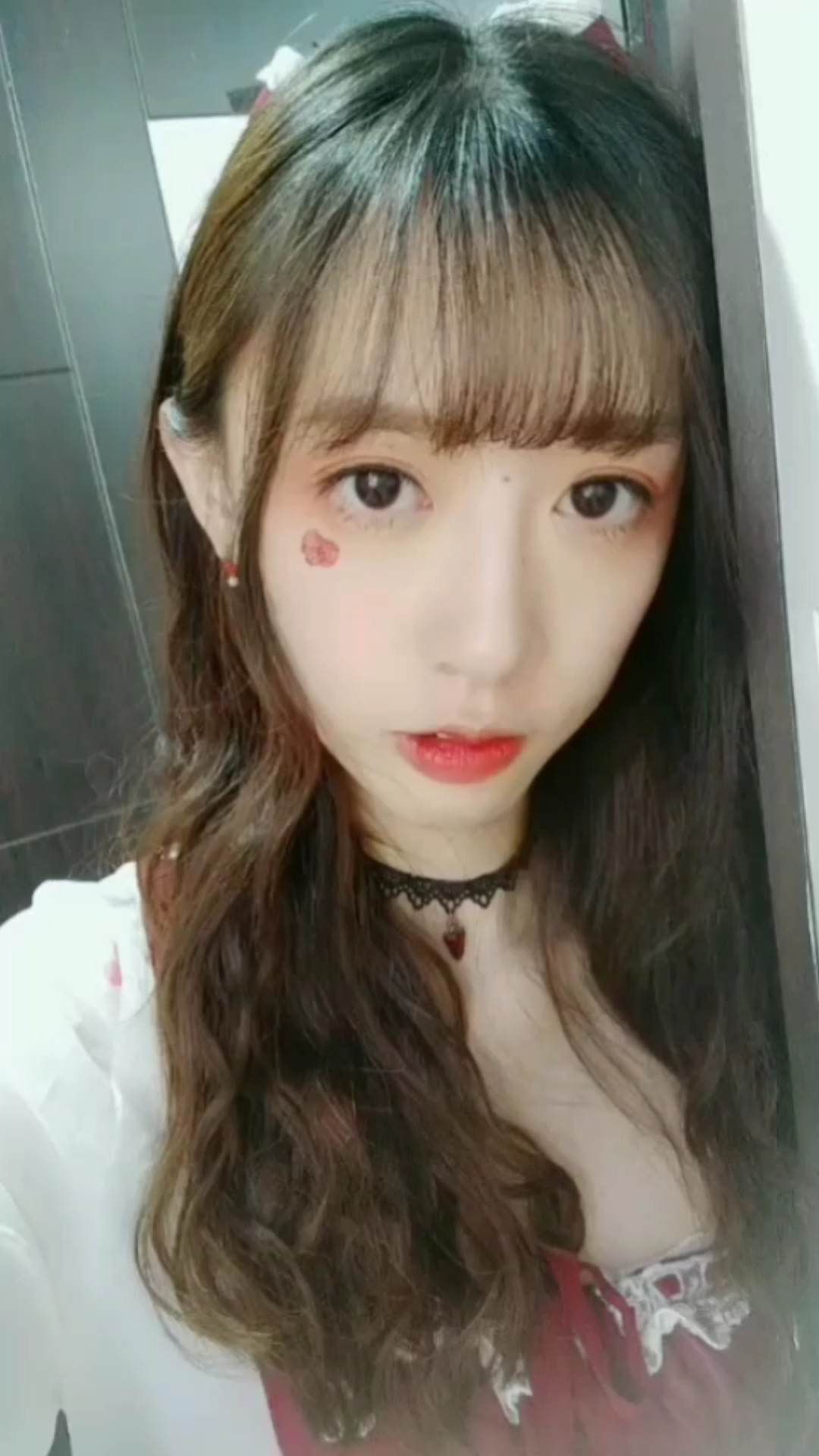 初次见面,多多指教 - 颖颖太可爱了吧 - 六间房秀场