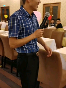 相亲现场气质小姐姐永远都是那么