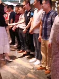 深圳相亲现场有好多气质小姐姐~