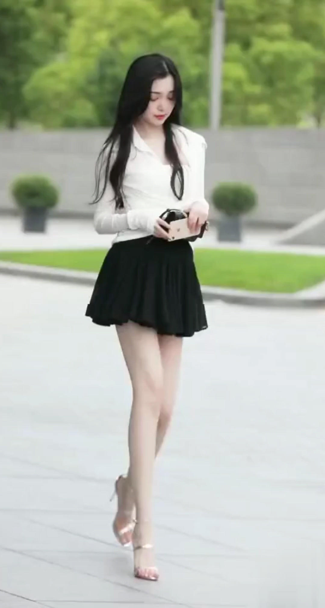 好有形象的小姐姐