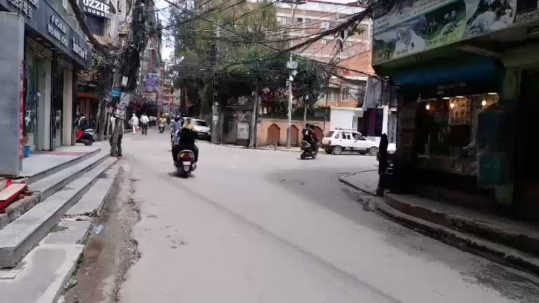 尼泊尔街上风情