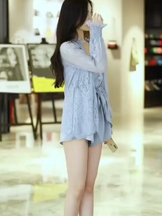 非常可爱的小姐姐