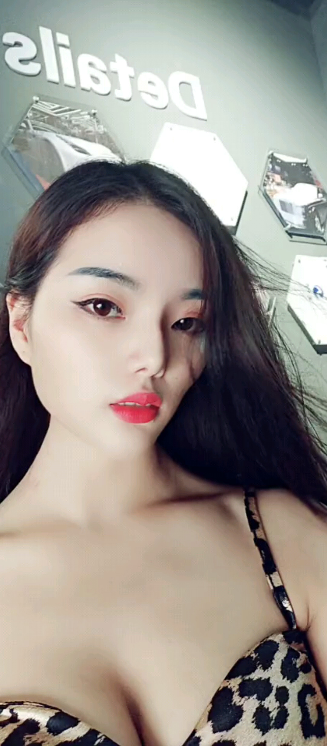 不想讨人喜欢只想做个迷人的坏蛋