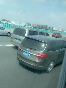 上海假期车辆好多