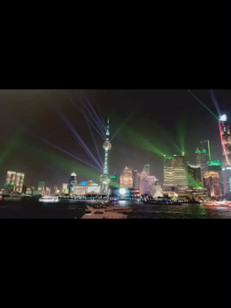 娥丫头上海外滩夜景