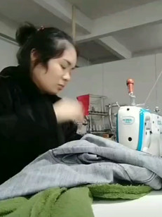 我足一个做裤子的小姐姐，喜欢我