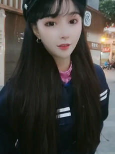 來個(gè)生活照