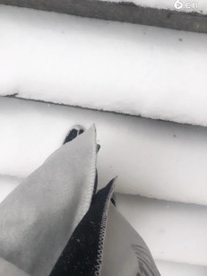 差點摔倒，真搞笑??