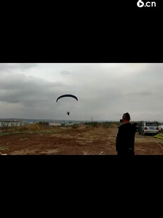 动力伞飞行。带你自由飞翔