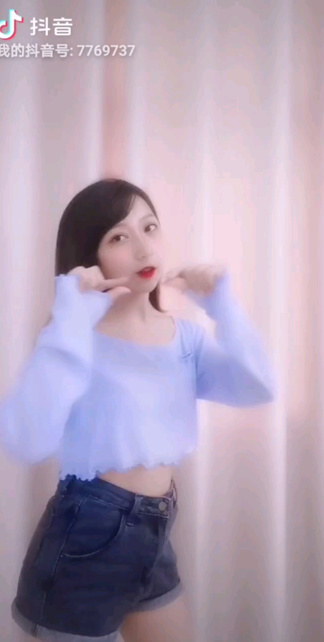 大家能看来我换了几套衣服吗？