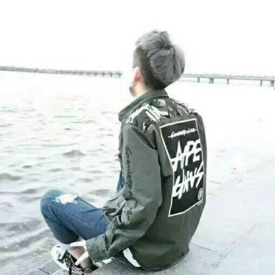 小🌹光海报