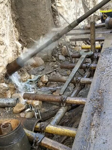 本人专业钻孔:锚索，锚杆，地锚