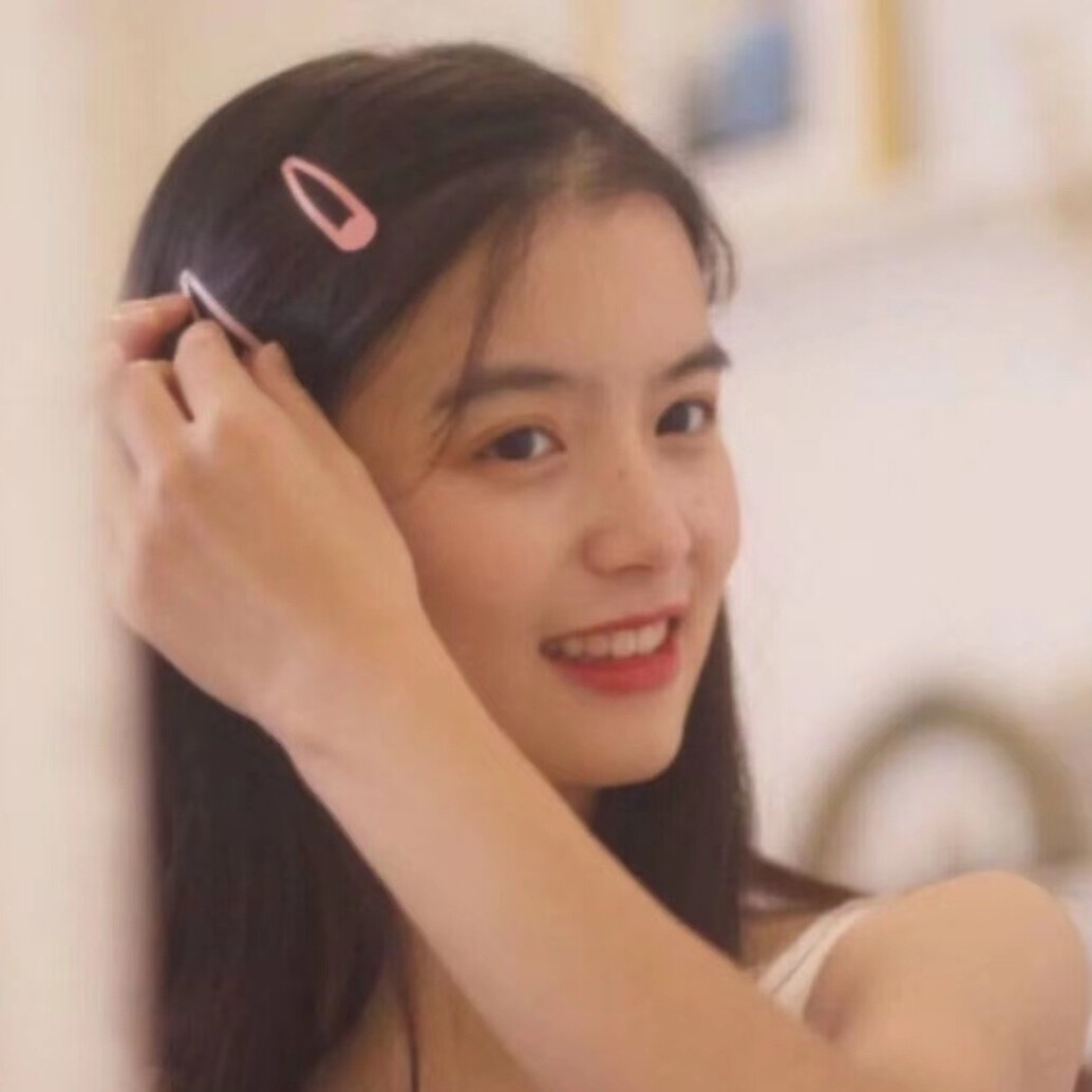 爱草莓🌸海报