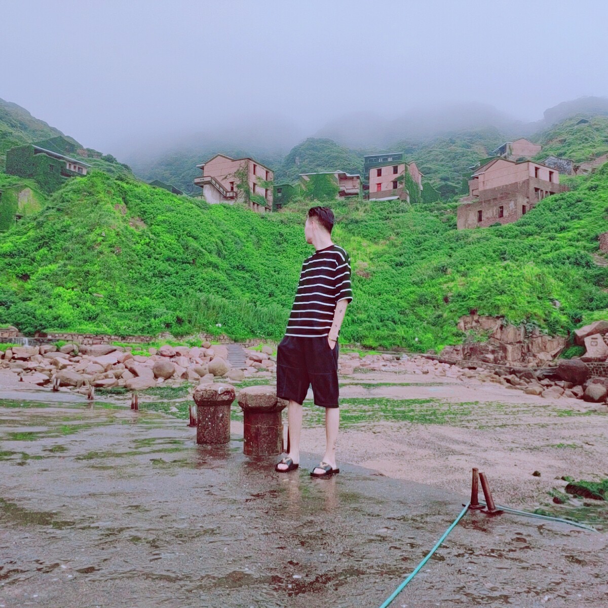 涂涂`海报