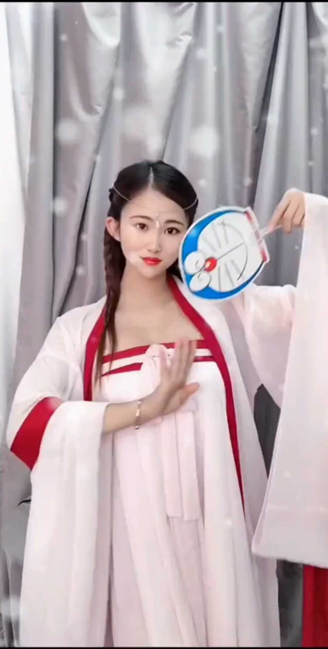 用心读世界，用爱写人生