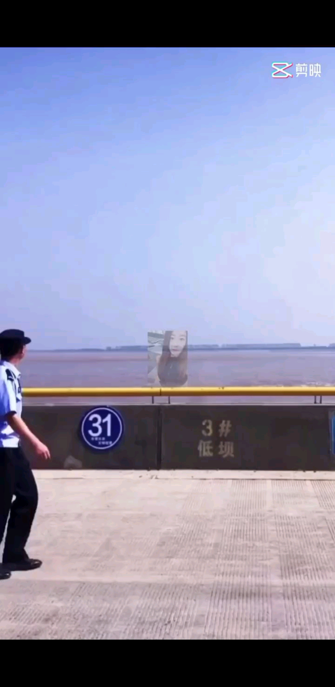 大哥你别走，我来保护