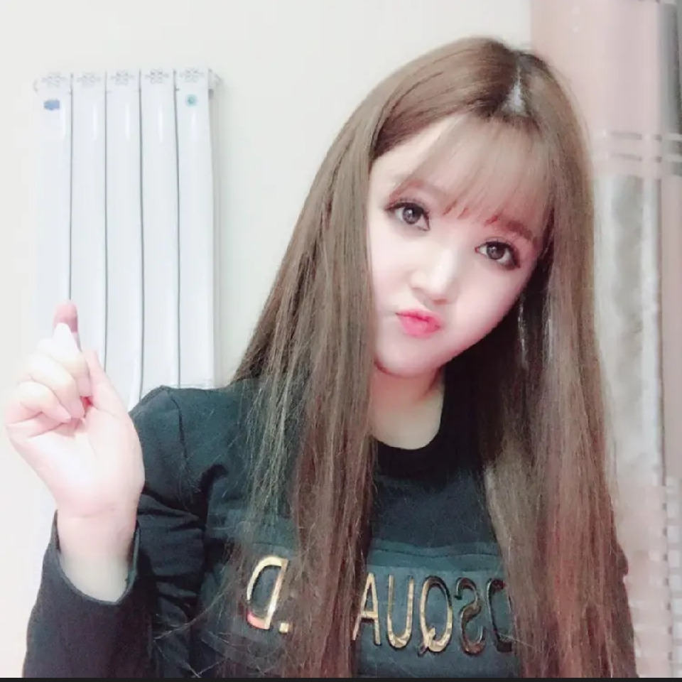 仙仙@_@一笑很倾城海报