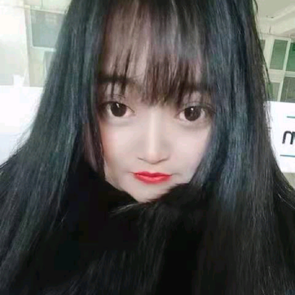 栗栗手中的半杯茶海报