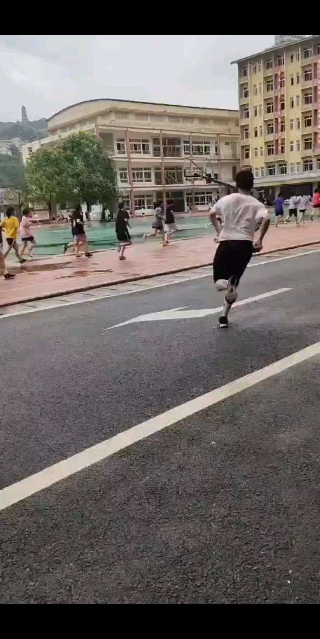 哇，好多帅哥/狂笑