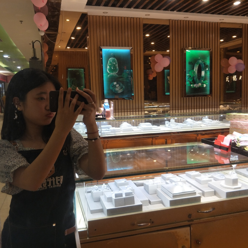 小九🦄海报
