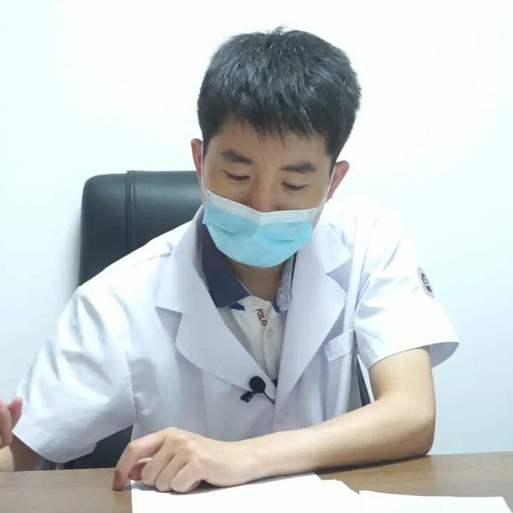 医生张先慧海报