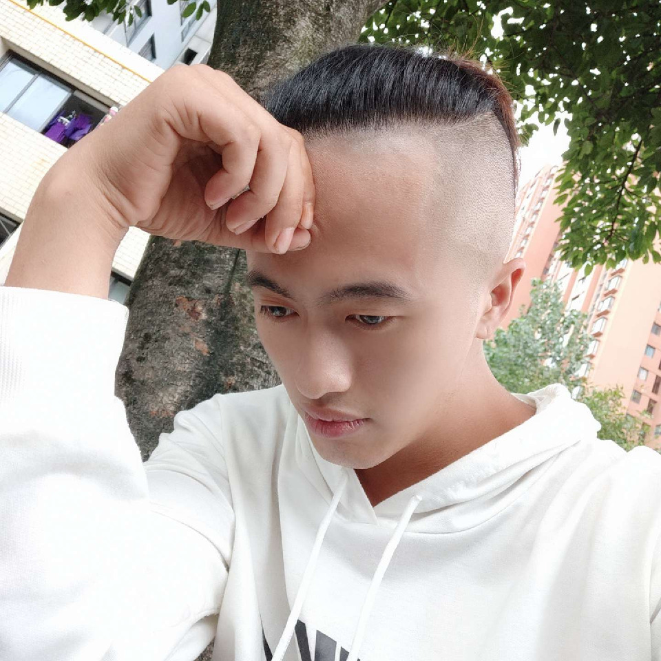 。终是惊了月光。海报