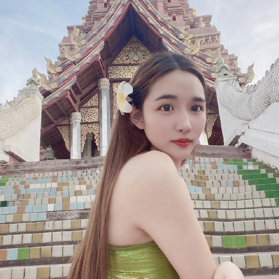 MG灵儿海报