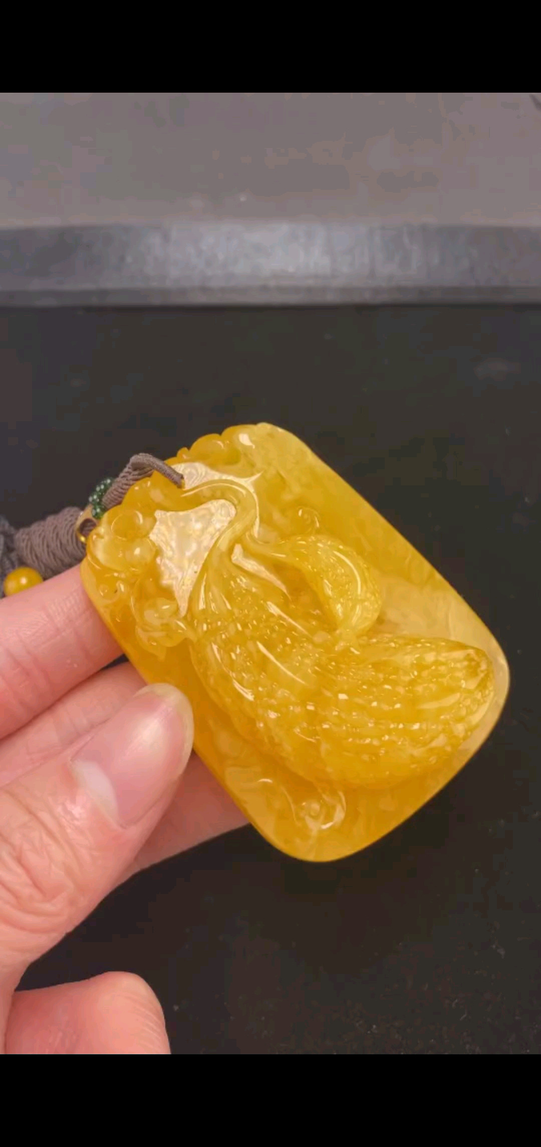 蜜蜡雕刻件，精选蜜蜡