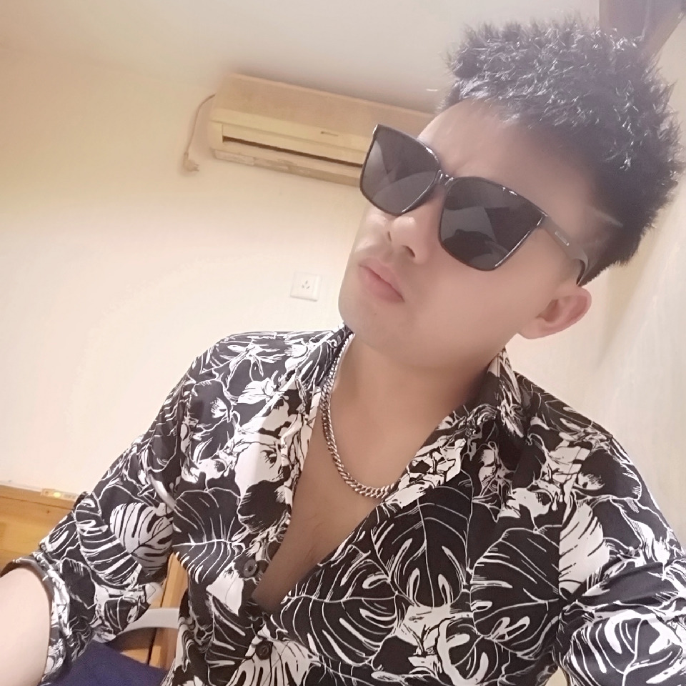 👉张家一少🔥海报